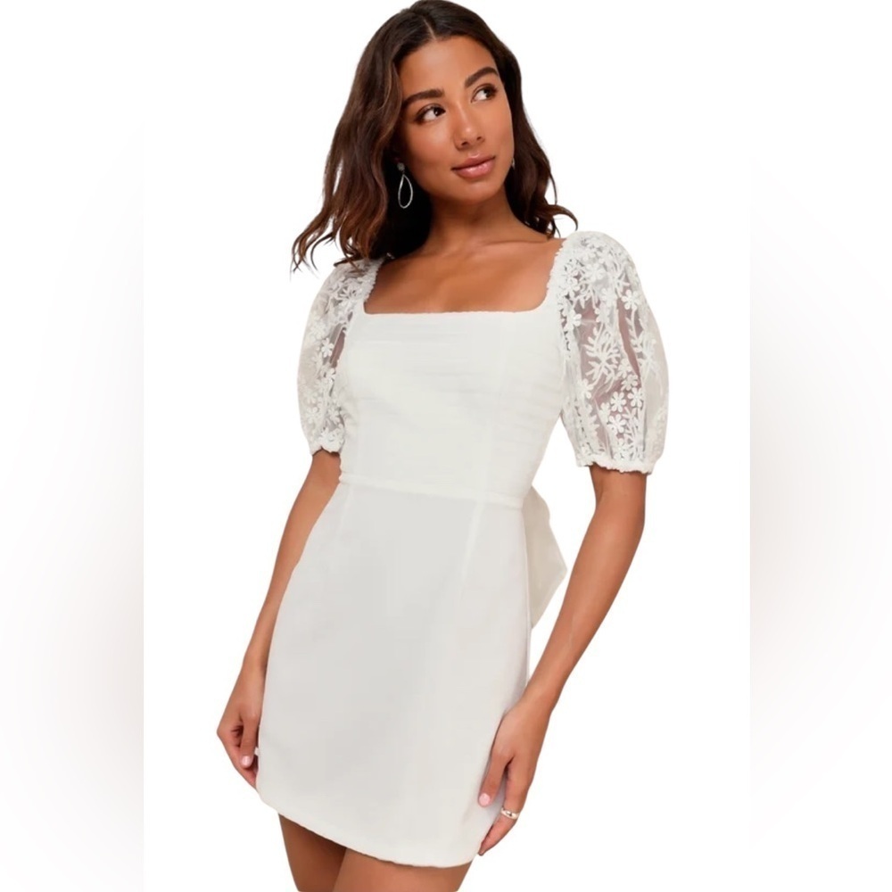 Lulu’s NWT Charming Potential White Backless Puff Sleeve Floral Bow Mini Dress S